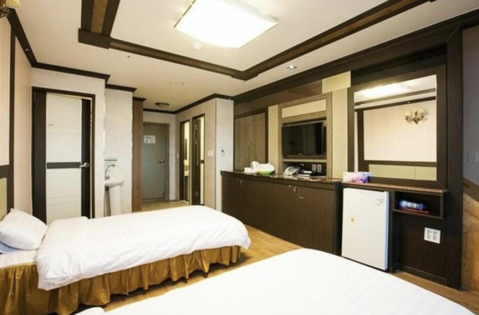 Jeju Ts Youth Hostel & Resort Seogwipo Zewnętrze zdjęcie