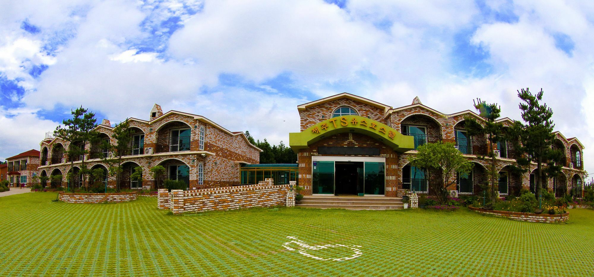 Jeju Ts Youth Hostel & Resort Seogwipo Zewnętrze zdjęcie
